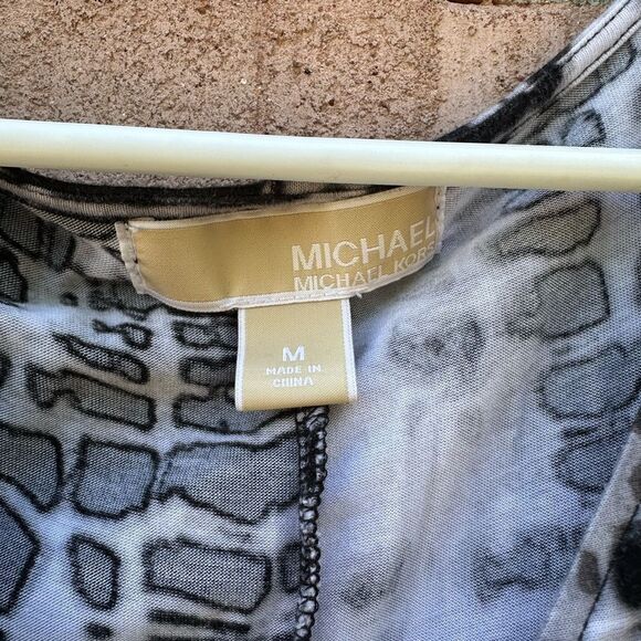 Elegant Black and White Tie-Dye Dress - Picture 2 of 4